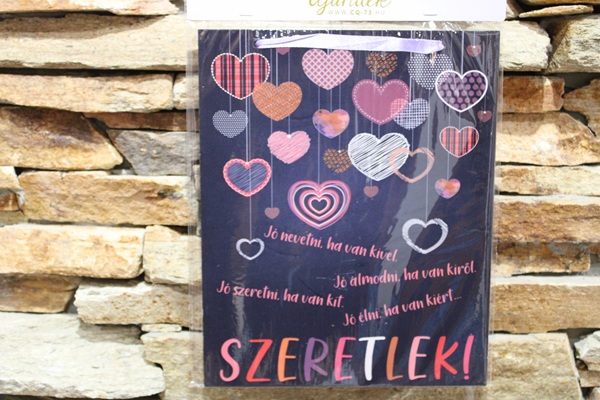 Valentin-napi tábla Szeretlek fekete-színes