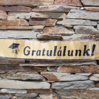 vállszalag arany fekete felirat gratulálunk (ballagás)