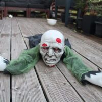 kúszó mászó zombi (halloween)