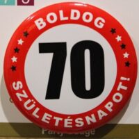 kitűző boldog 70 születésnapot (70.szülinap)