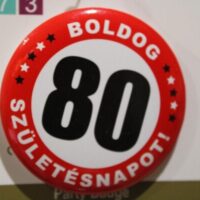 kitűző boldog 80 születésnapot (80.szülinapot)
