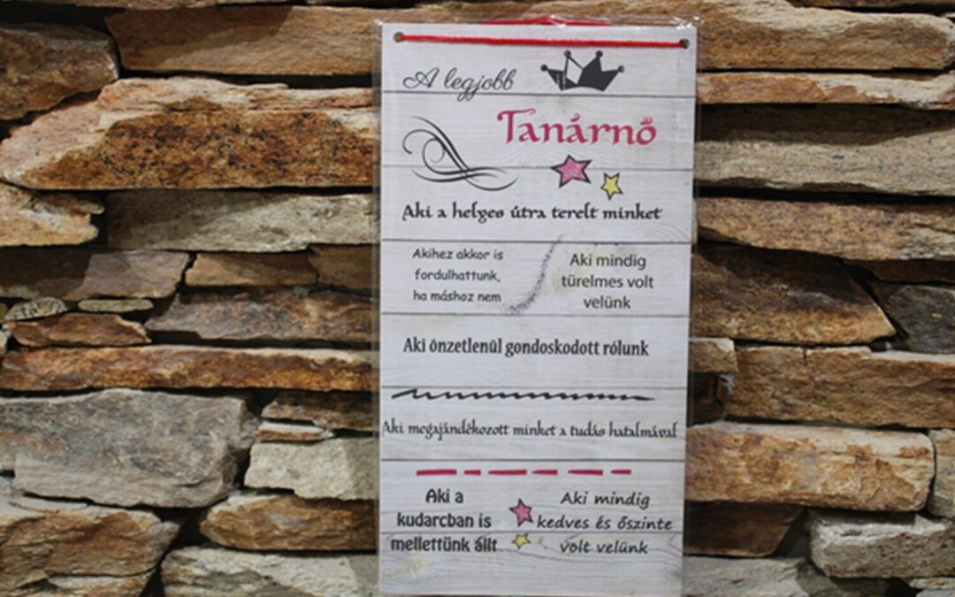Legjobb tanárnő fatábla – ballagási ajándék pedagógusoknak