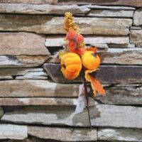 Őszi dekorációs ág termésekkel és tökökkel – 20 cm