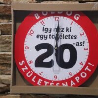 20.szülinapi falióra – vicces születésnapi ajándék | partyballon