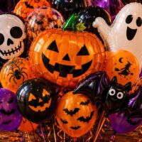 Halloween lufik és léggömbök